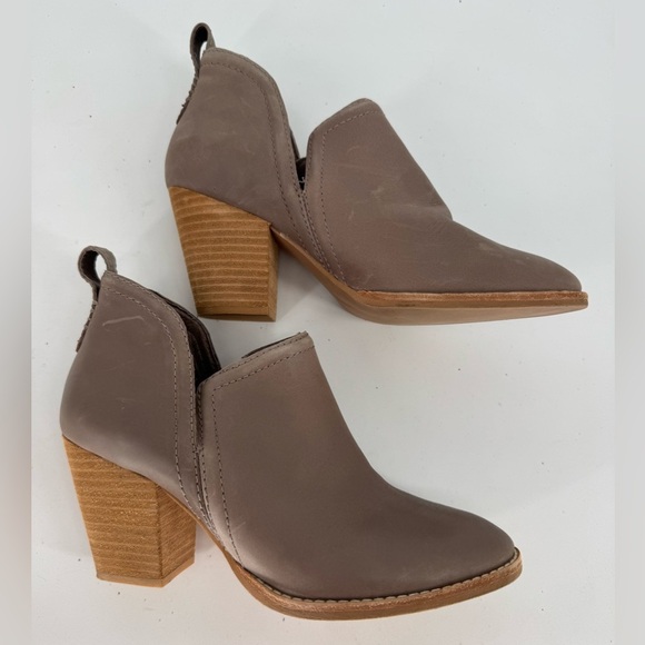 Jeffrey Campbell Rosalee WOMEN Bootie in Taupe - Picture 2 of 10